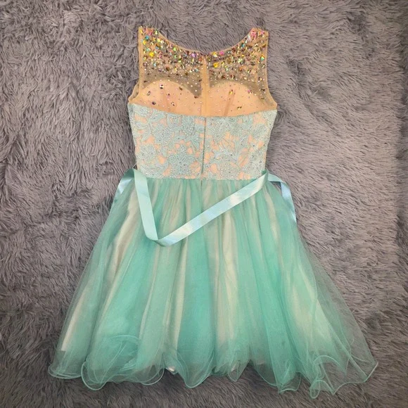 Envious Couture Prom Dress Sheer Beaded Bodice Tulle Skirt Aqua Formal Size 4